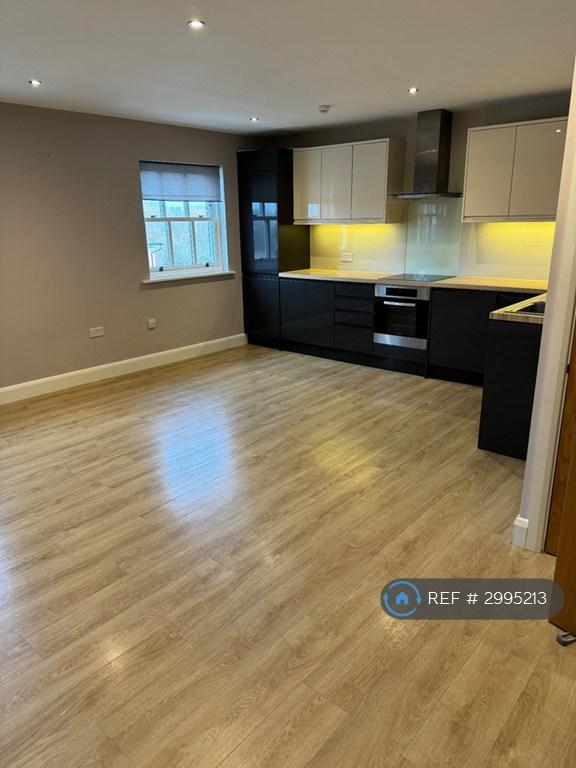Flat Wedgewood Street in Fairford Leys