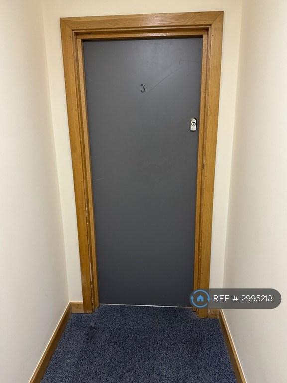 Flat Wedgewood Street in Fairford Leys