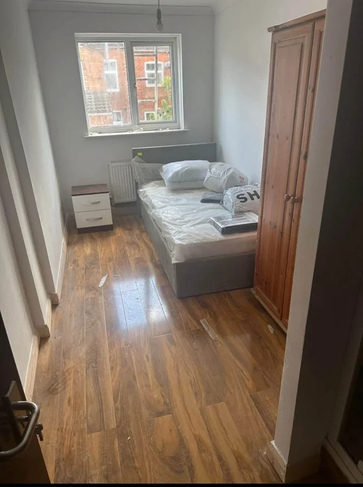 Room Poole Street in Northampton