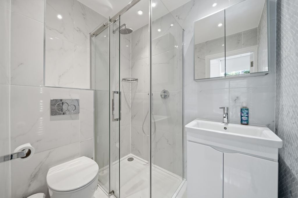 Flat Compayne Gardens in Greater London