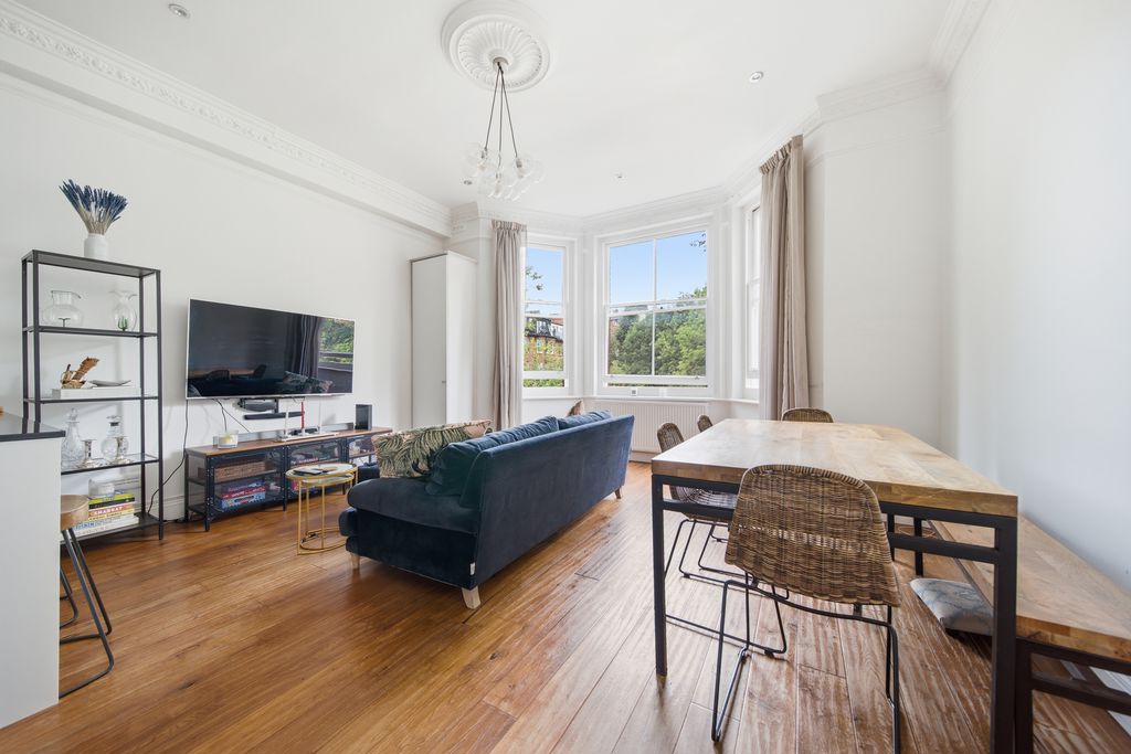 Flat Compayne Gardens in Greater London