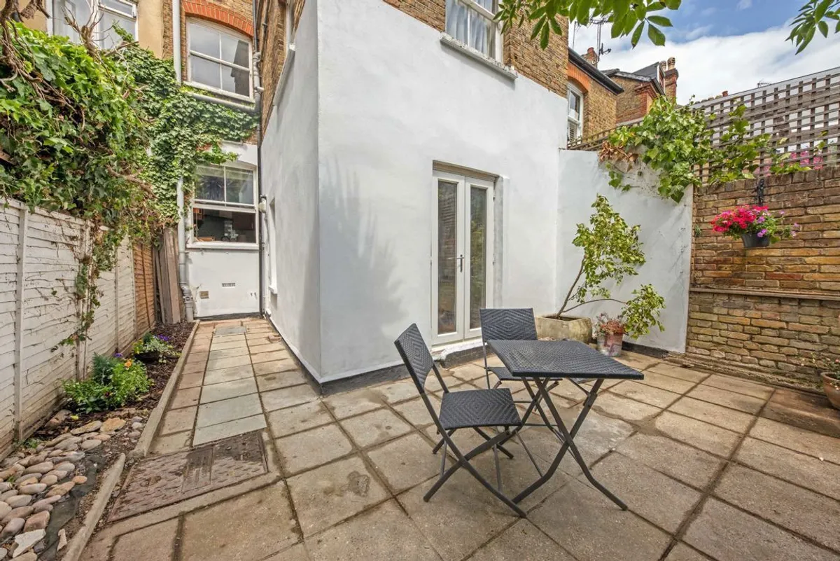 Flat St Margarets Road in Greater London