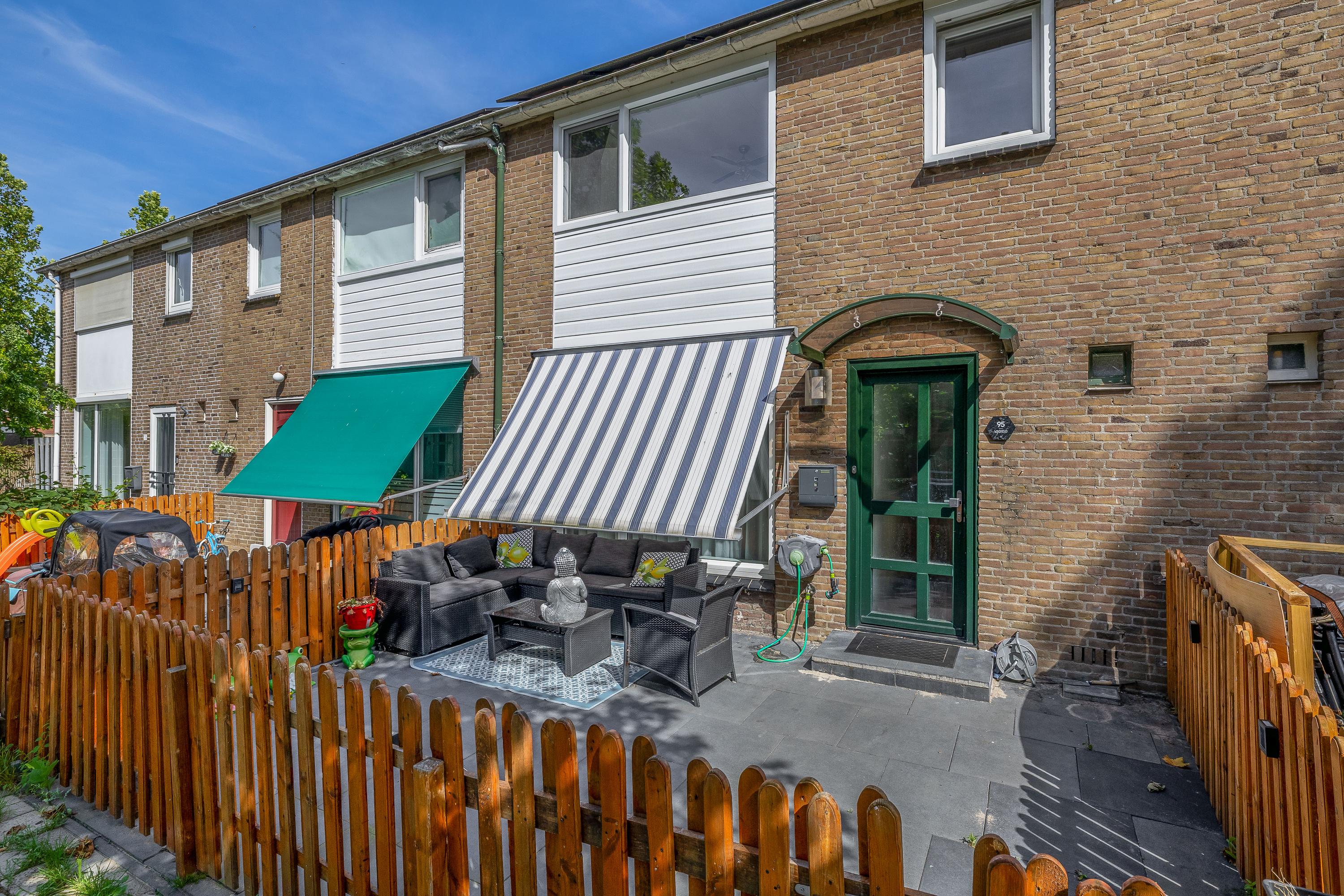 Tussenwoning te koop: Reddingiusweg 95, Groningen
