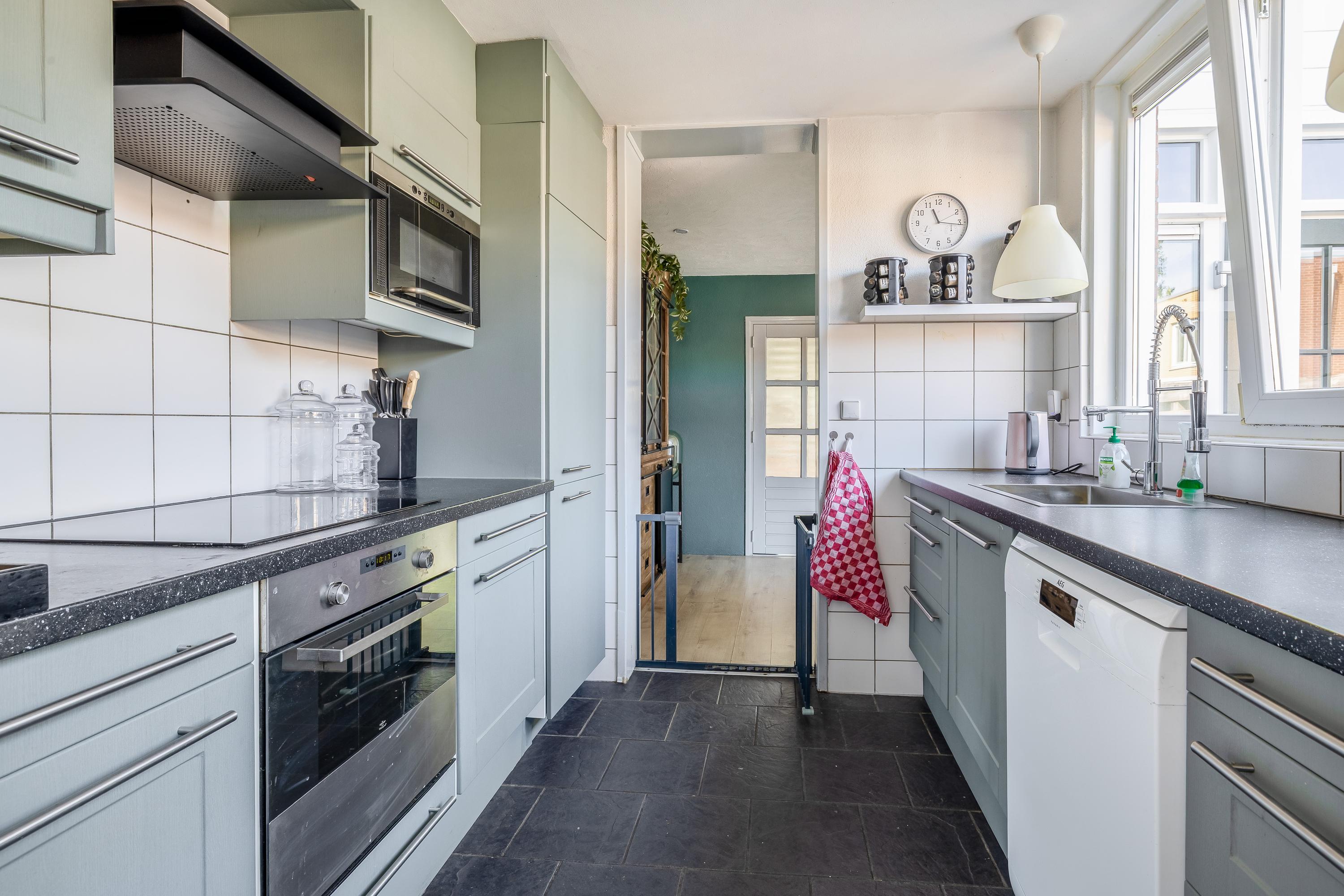Tussenwoning te koop: Reddingiusweg 95, Groningen
