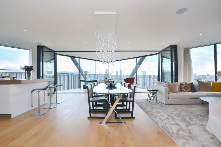 Flat Sumner Street in Greater London