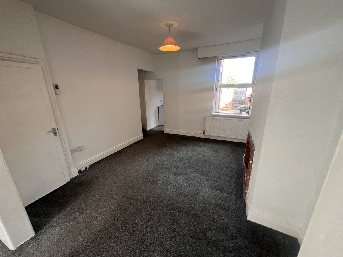 Flat Hawarden Road in Penyffordd