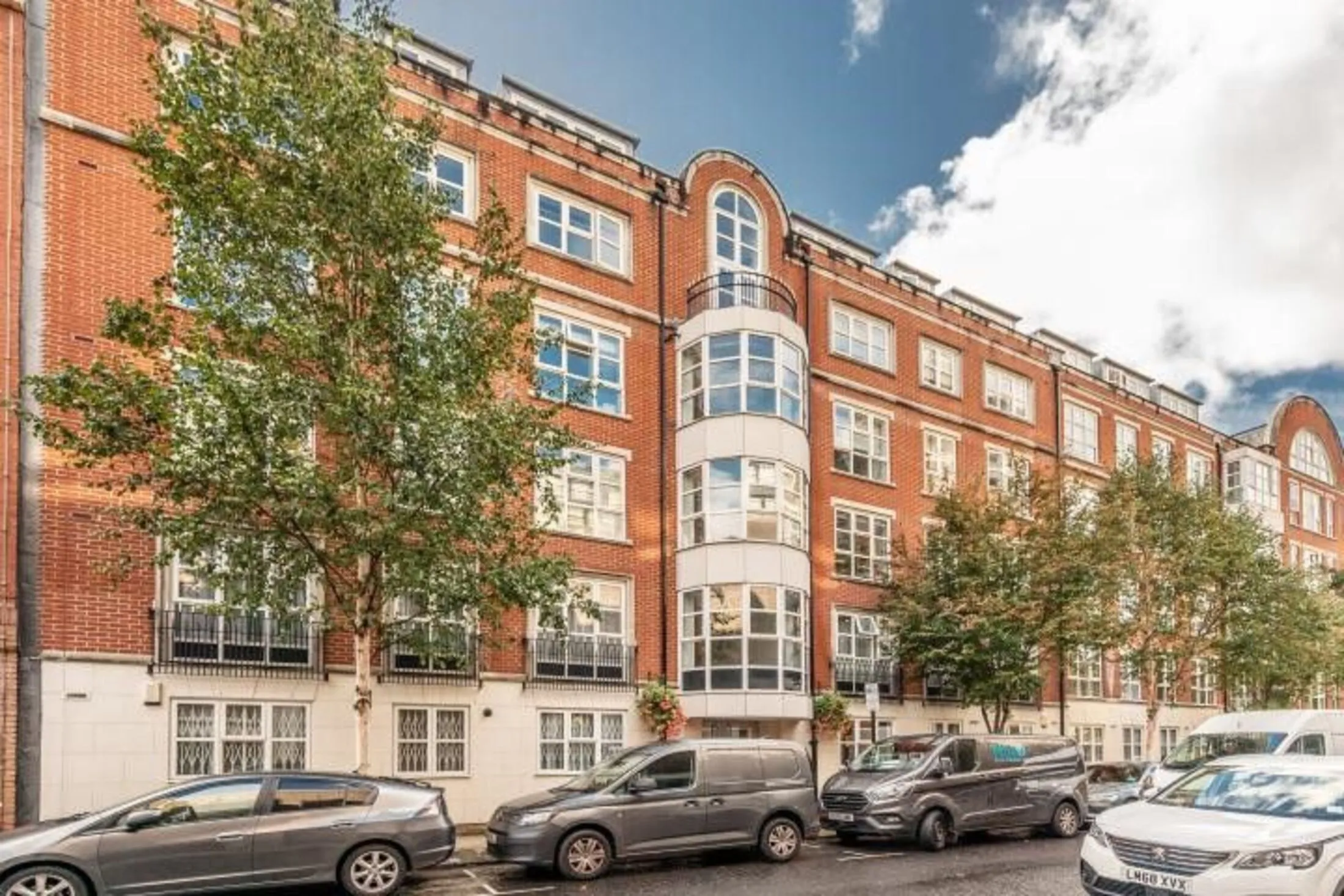 Flat Maunsel Street in City of Westminster