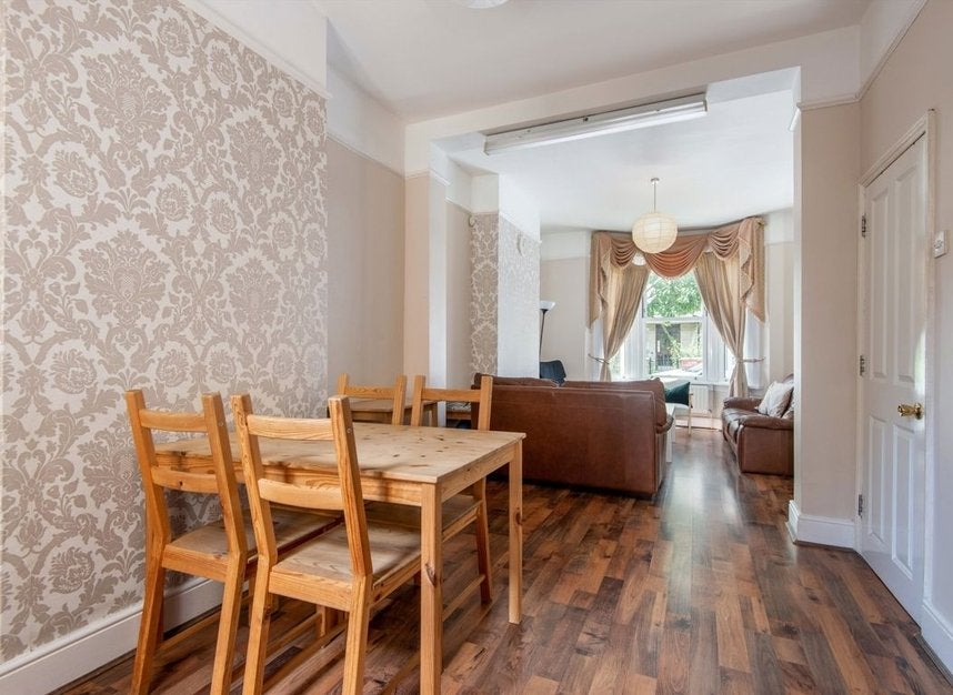 House Caxton Road in Greater London