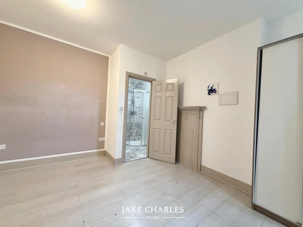 Room Bond Street in Greater London