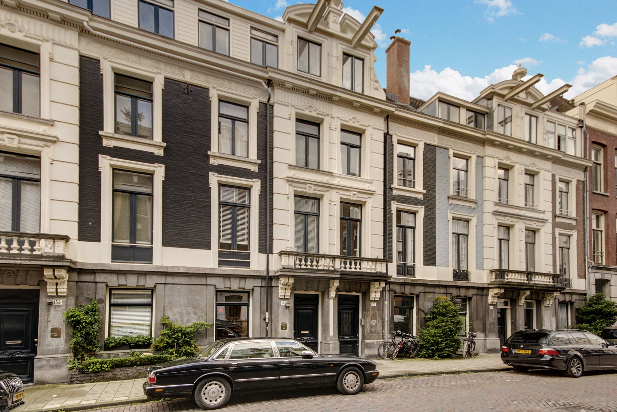 Appartement Pieter Cornelisz. Hooftstraat in Amsterdam