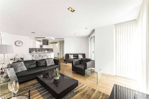 Flat Bethnal Green Road in Greater London