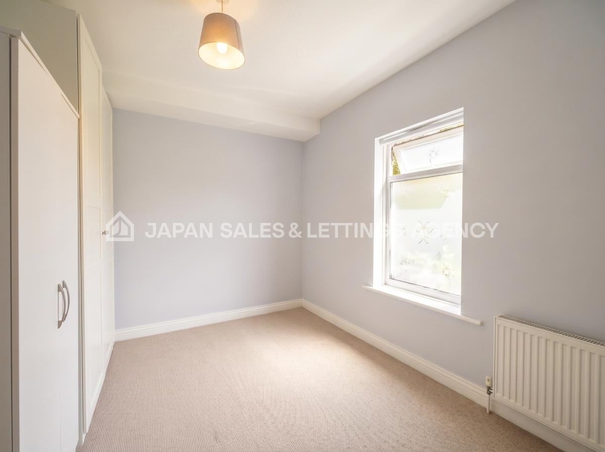 Flat Dudley Gardens in Greater London