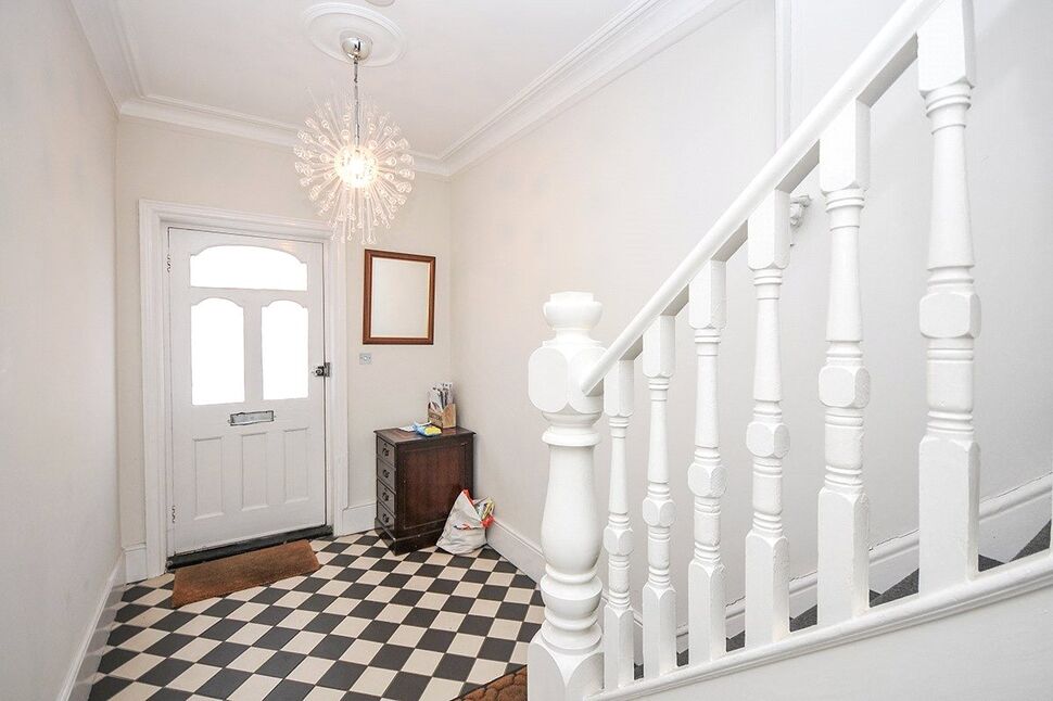 Flat Aldermary Road in Greater London