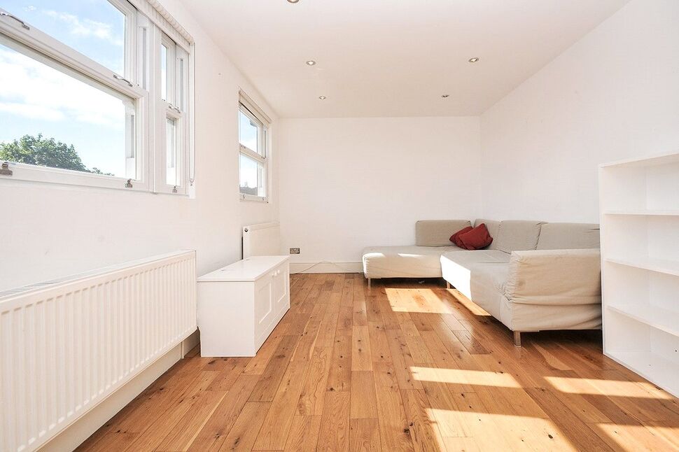 Flat Aldermary Road in Greater London