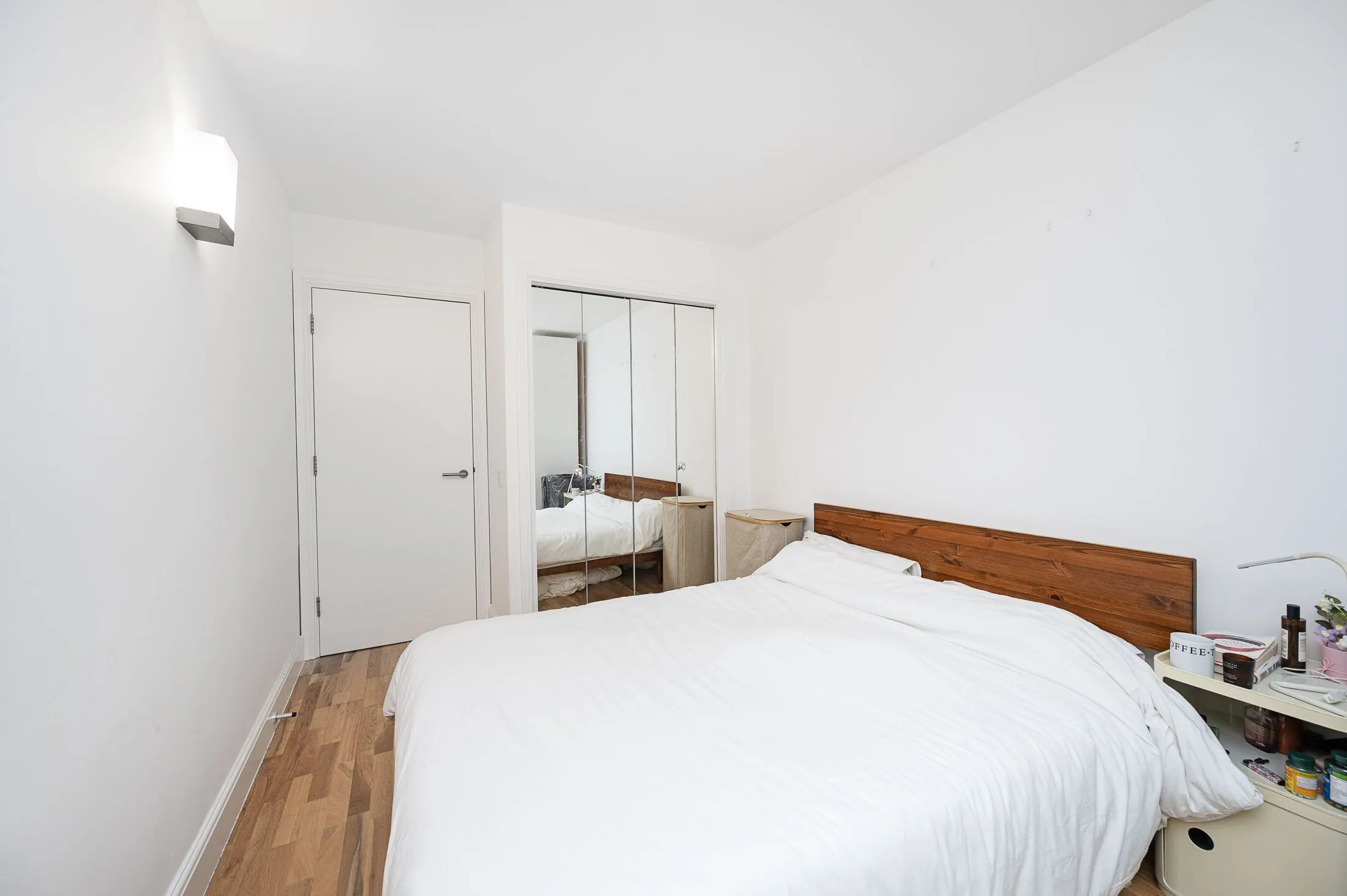Flat Plumbers Row in Greater London