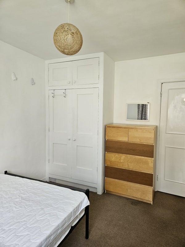 Room Whitnell Way in Greater London