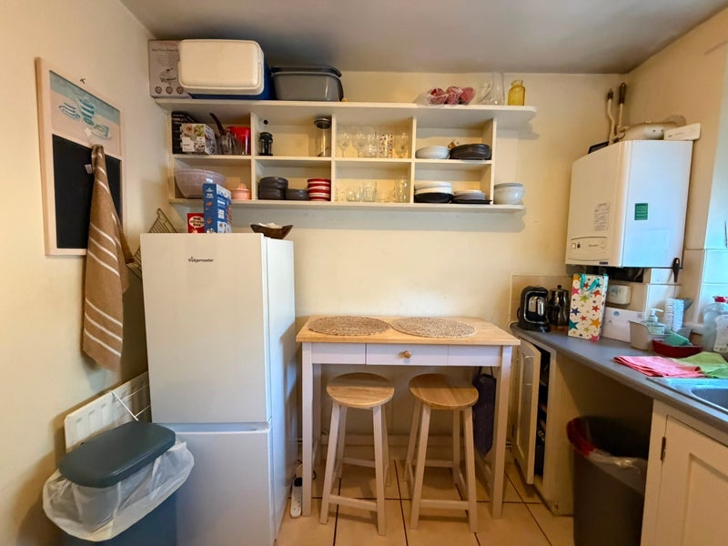 Room Whitnell Way in Greater London