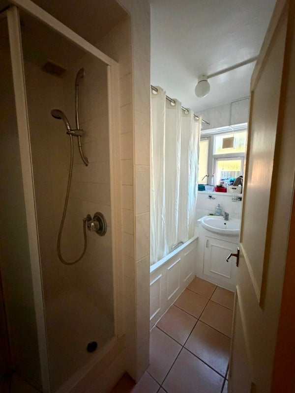 Room Whitnell Way in Greater London
