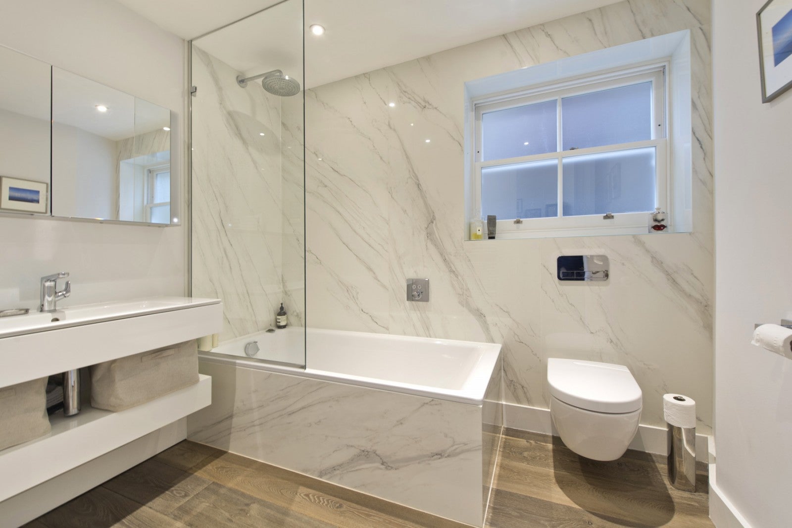 Flat St Quintin Avenue in Greater London