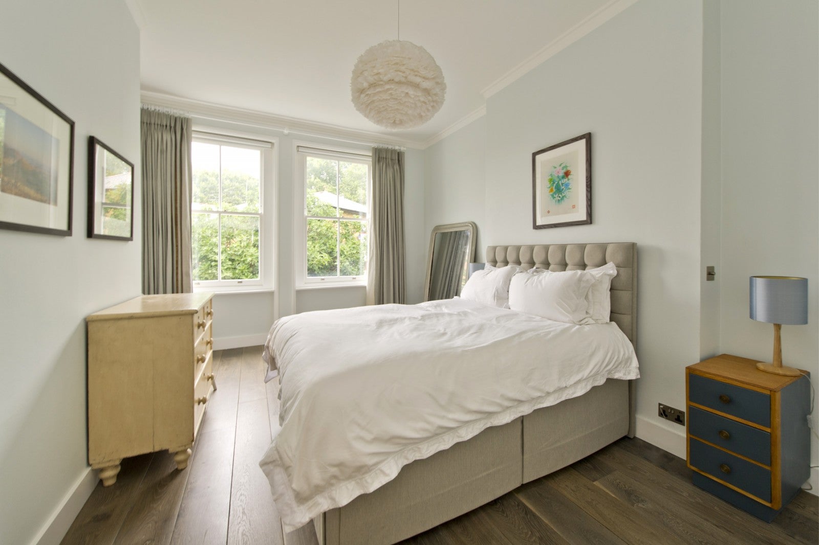 Flat St Quintin Avenue in Greater London