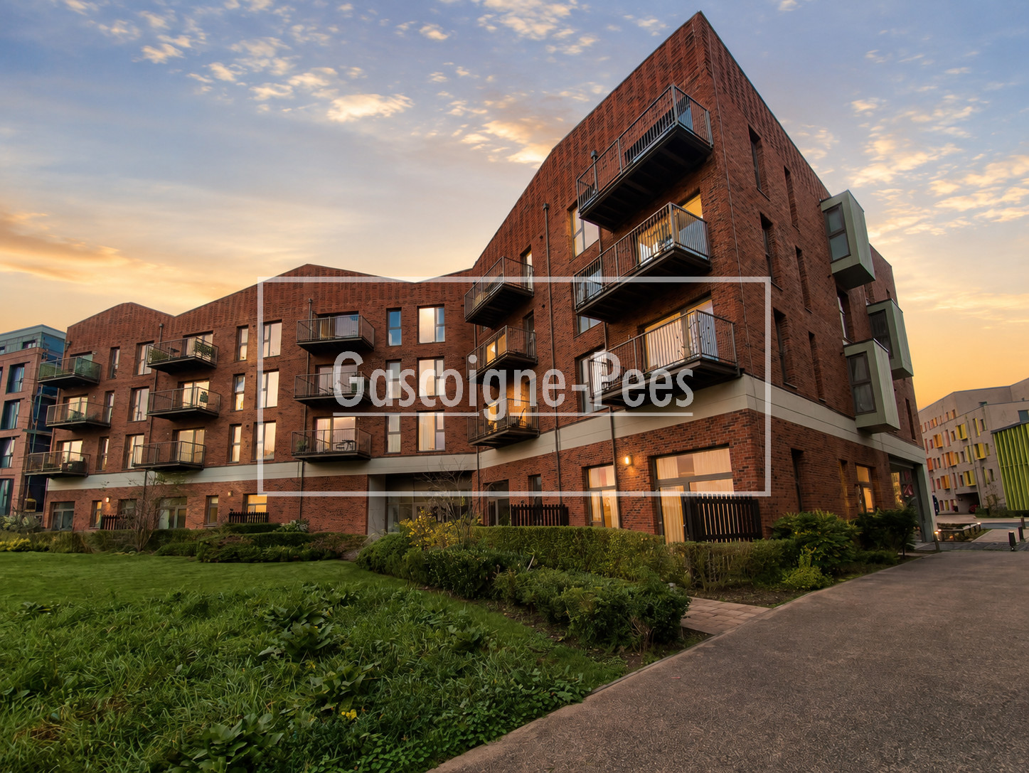 Flat Station View in Guildford