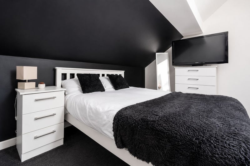 Room Station Road in Salford