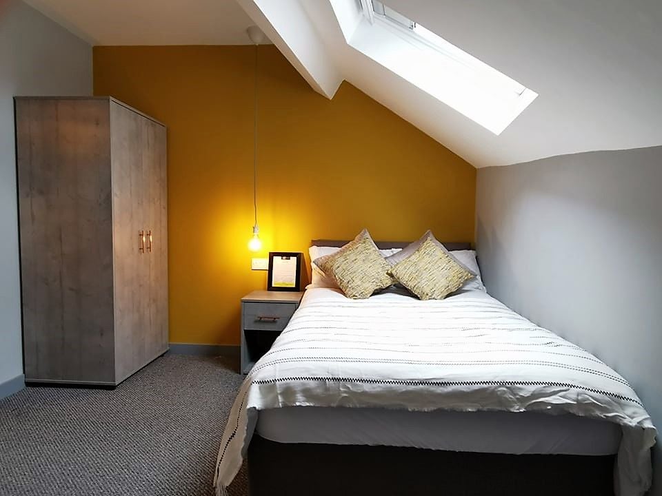 Room Smawthorne Lane in Wakefield