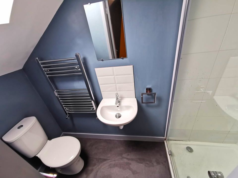 Room Smawthorne Lane in Wakefield