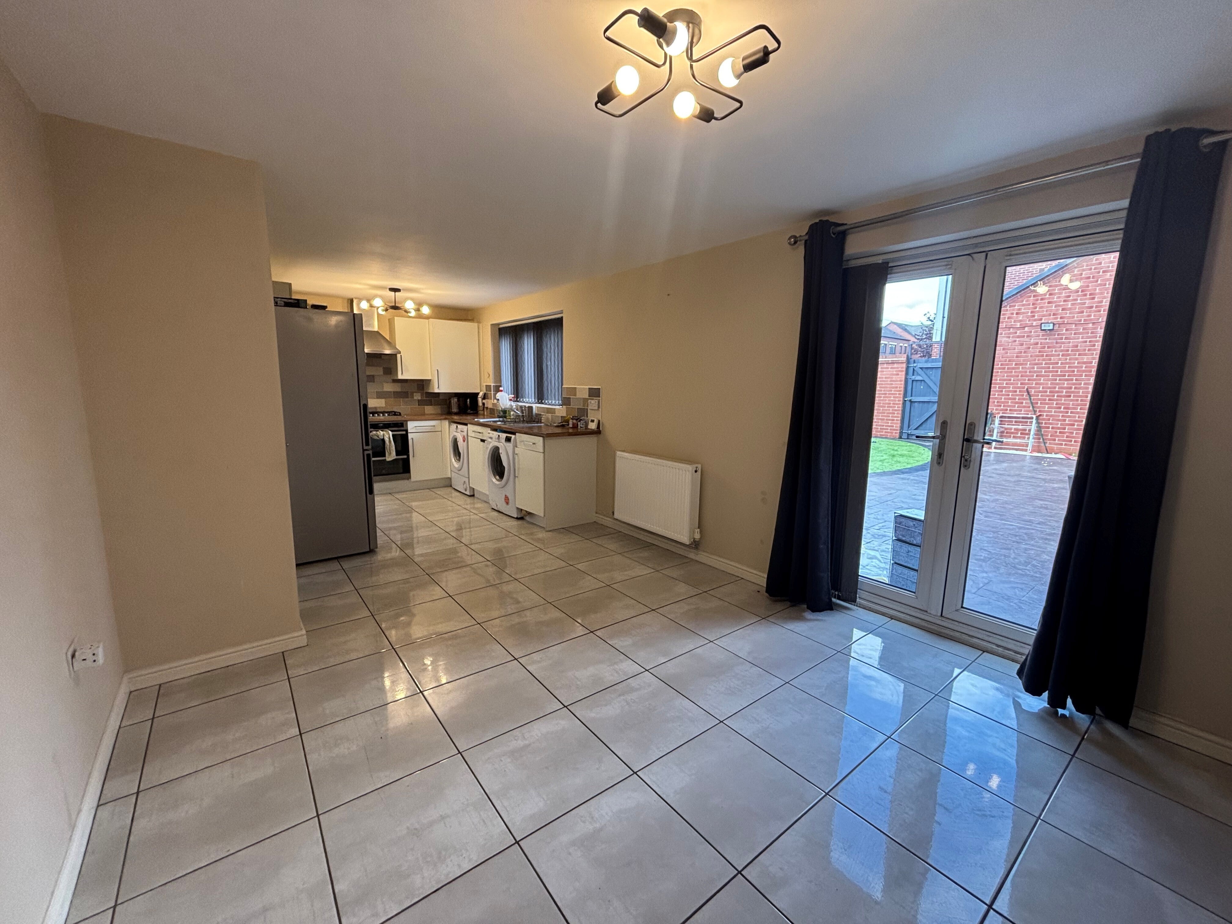 Flat Victor Close in Wolverhampton