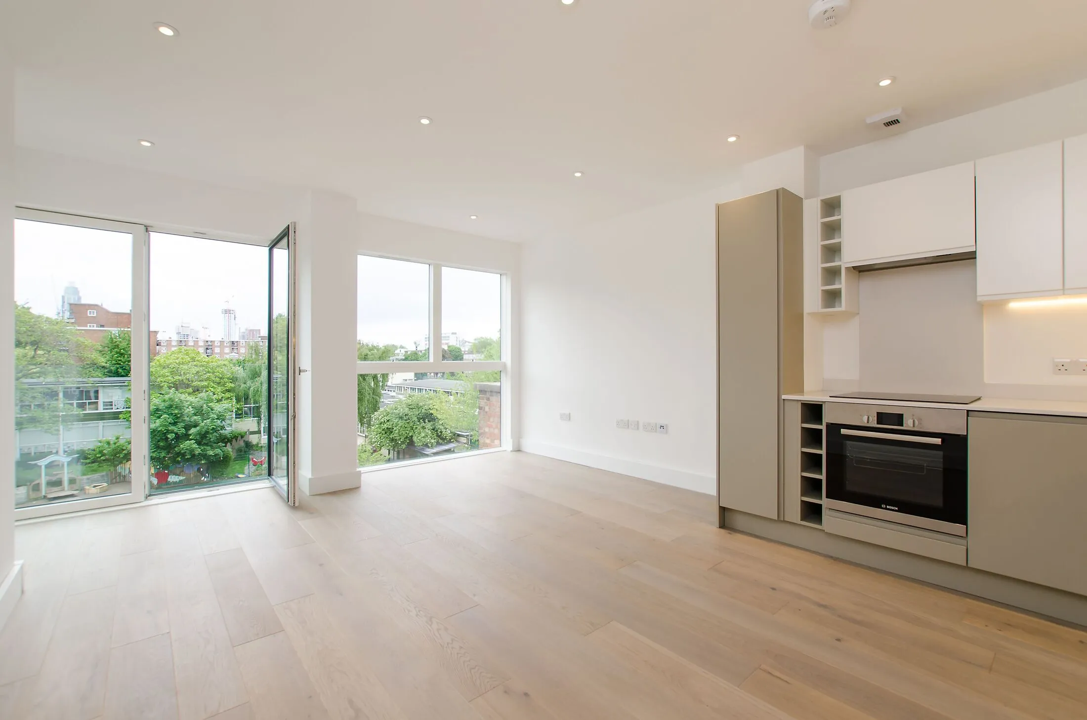 Flat Stewarts Road in London