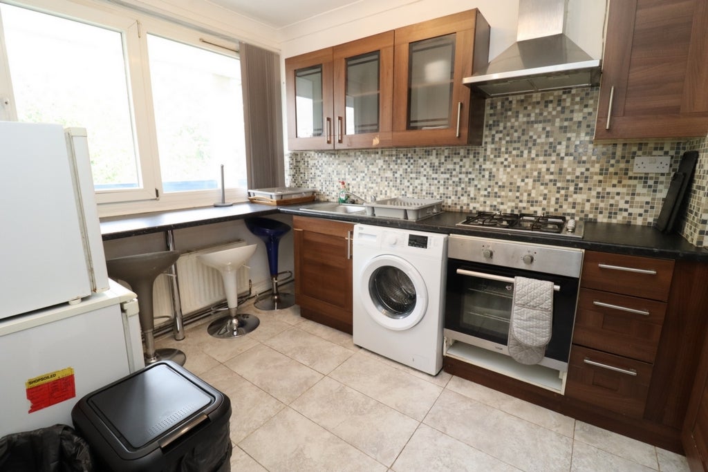 Room Globe Road in Greater London
