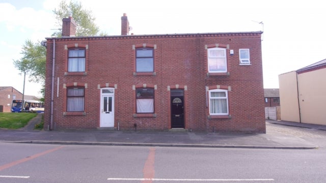 House Belle Green Lane in Hindley