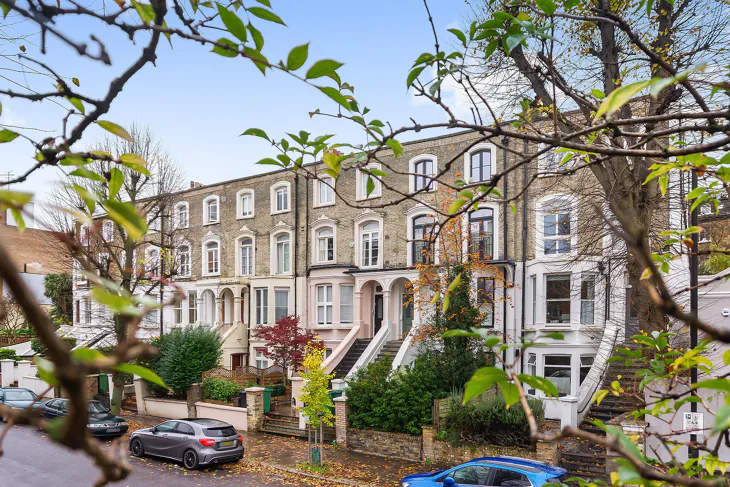 Flat Upper Park Road in Greater London