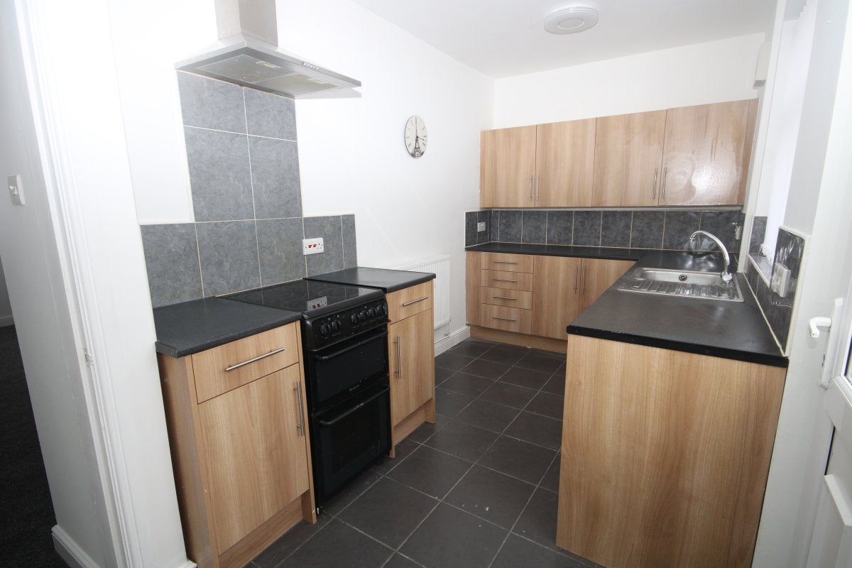 Flat Shaws Avenue in Warrington