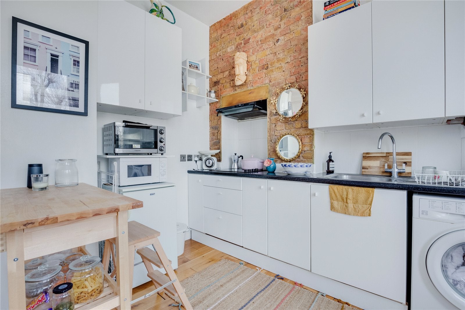 Flat Netherwood Road in Greater London