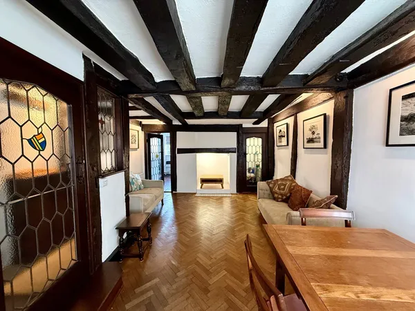 Flat Southover High Street in Lewes