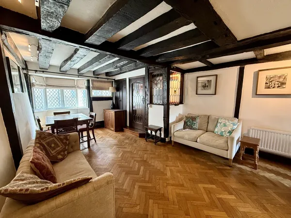 Flat Southover High Street in Lewes