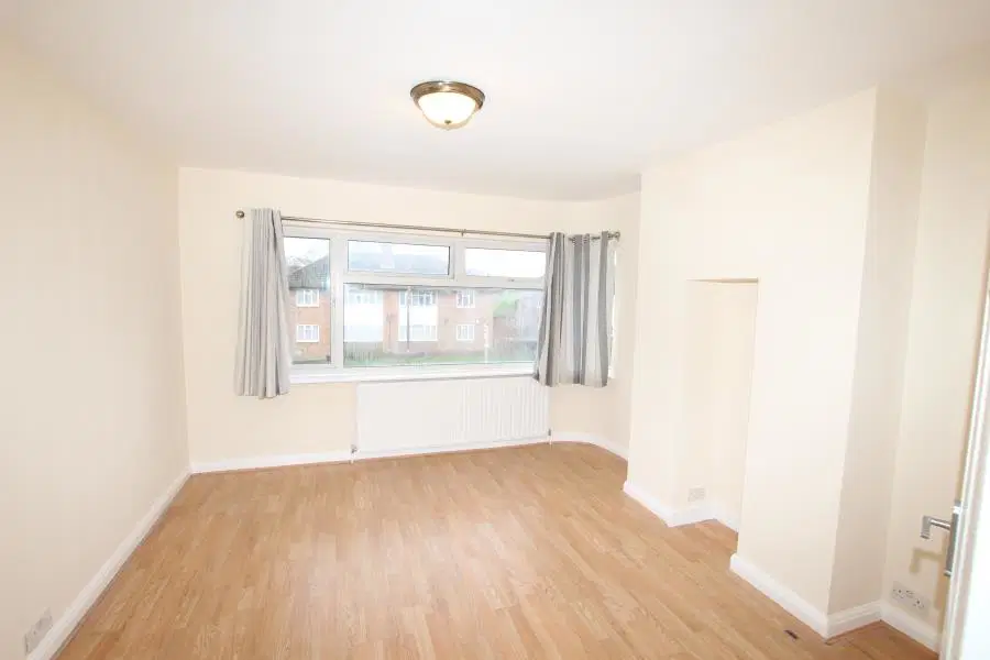 Flat Kenton Lane in Greater London