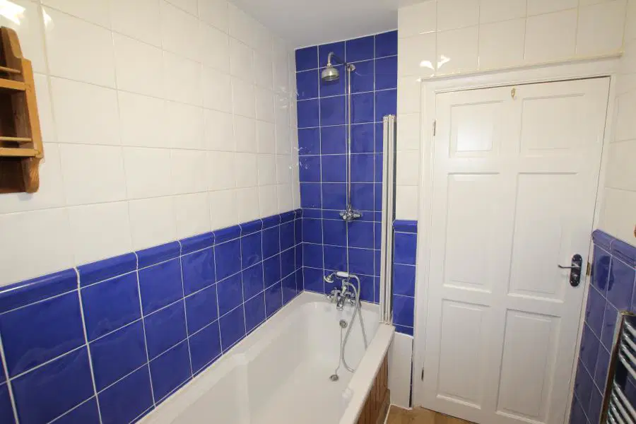 Flat Kenton Lane in Greater London