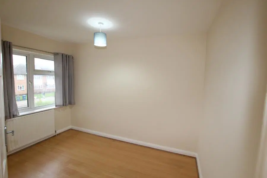 Flat Kenton Lane in Greater London
