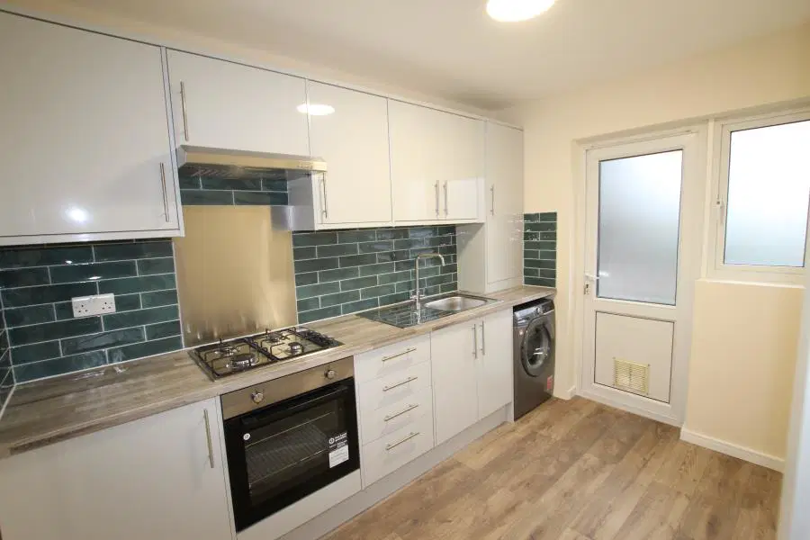 Flat Kenton Lane in Greater London