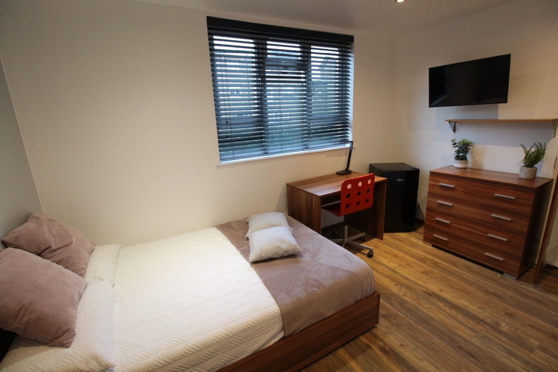 Room St Botolphs Crescent in Lincoln