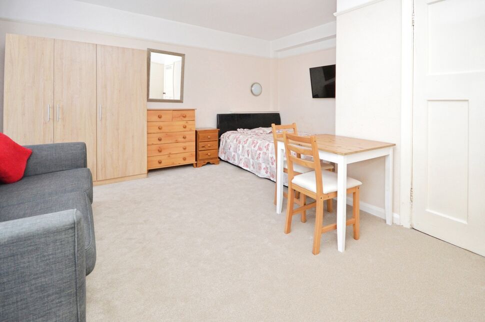 Flat Cross Deep in Greater London