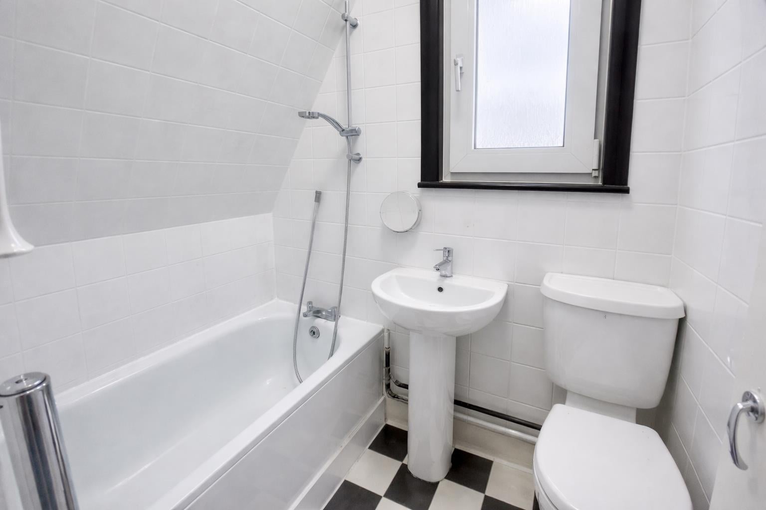 Flat Ashburton Road in Greater London
