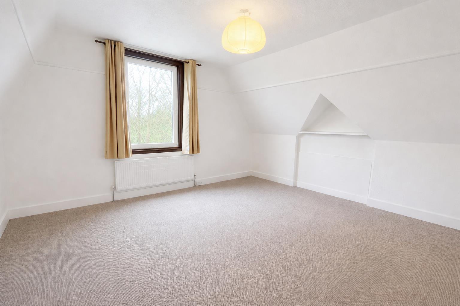 Flat Ashburton Road in Greater London