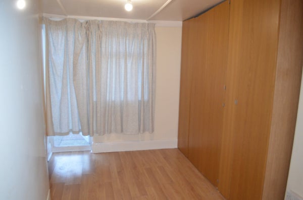 Flat Arrol Road in London