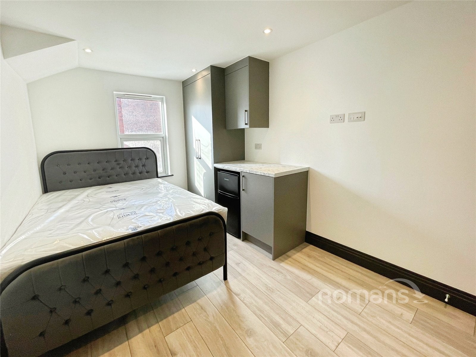 Room Norfolk Road in Reading