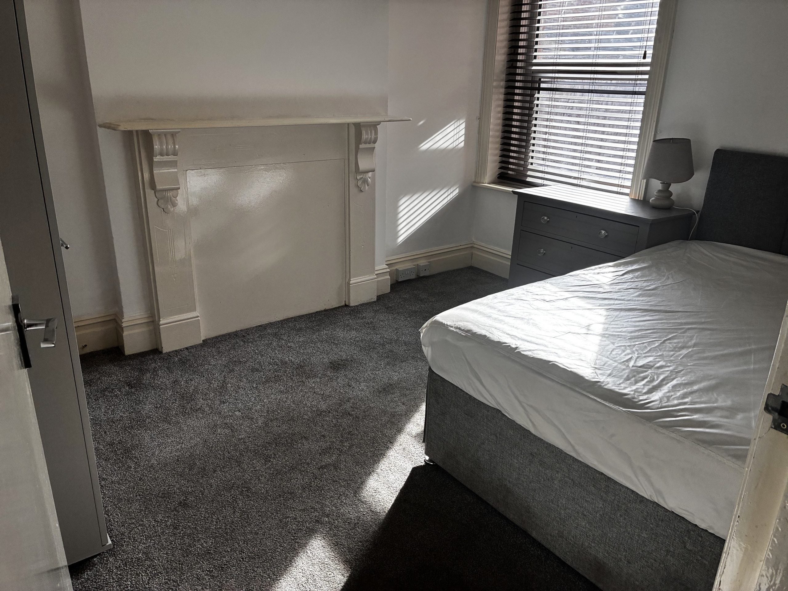 Room Windsor Road in Bournemouth