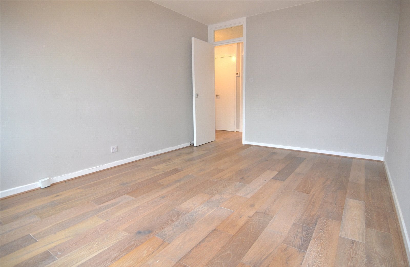 Flat Bartholomew Close in Greater London