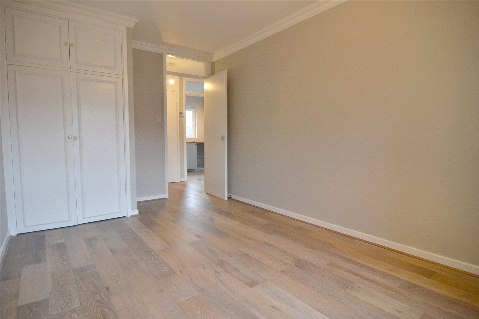 Flat Bartholomew Close in Greater London
